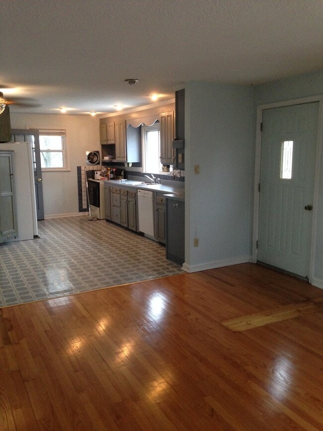 34 N Elmhurst Ave, Unit House