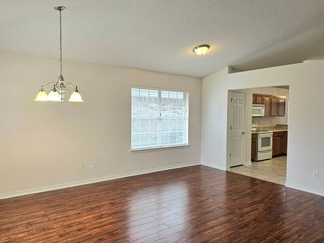 6525 Tampa Dr in Pensacola, FL - Building Photo - Building Photo