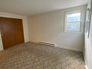 197 W Wyoming Ave, Unit 1 in Melrose, MA - Building Photo - Building Photo