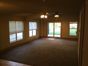 1102 Minnie Dr in Austin, TX - Building Photo - Building Photo