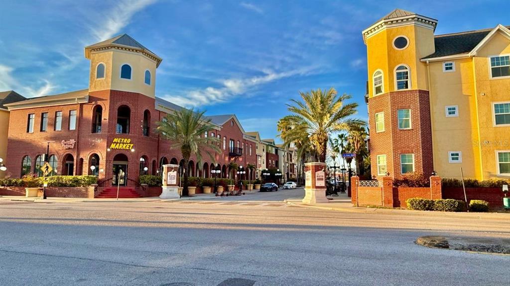 1910 E Palm Ave in Tampa, FL - Building Photo