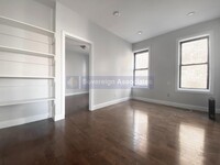 530 Isham St in New York, NY - Foto de edificio - Floor Plan