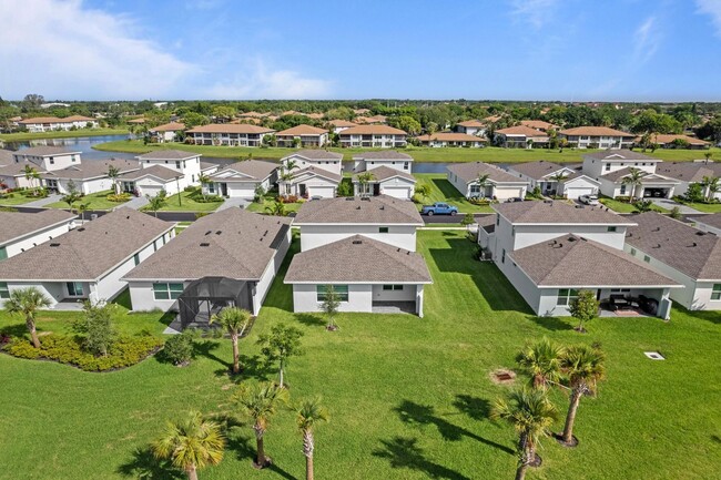 5742 Graceful Wy in Delray Beach, FL - Building Photo - Building Photo