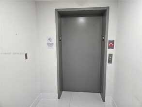 16385 Biscayne Blvd, Unit 2704 in Sunny Isles Beach, FL - Building Photo - Building Photo