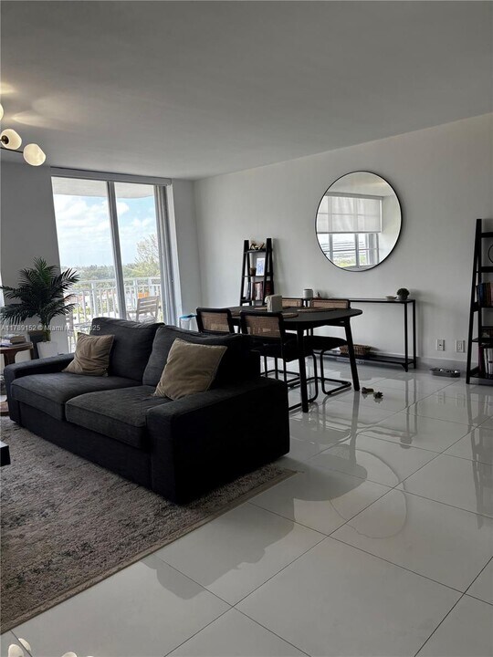 2100 Sans Souci Blvd in North Miami, FL - Building Photo