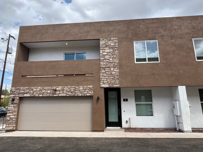 4307 N 13th Pl, Unit 3