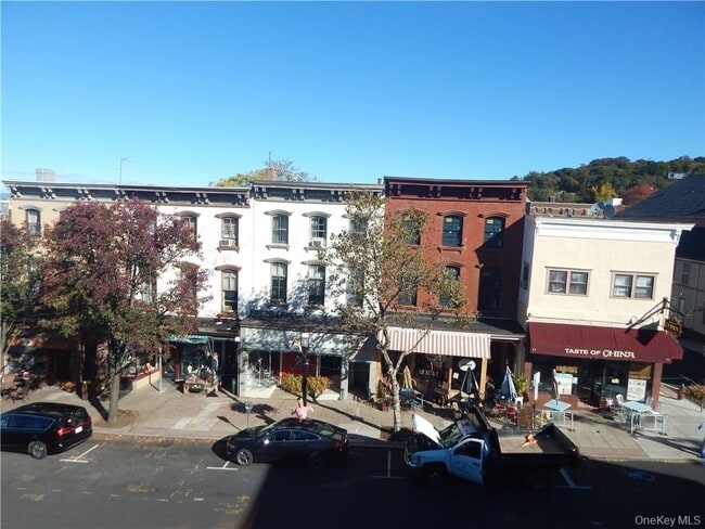 5 John St in Tarrytown, NY - Foto de edificio - Building Photo