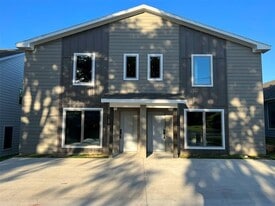 2526 S Fannin Ave in Denison, TX - Building Photo