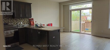 24 Manhattan Ct. in St Catharines, ON - Building Photo - Building Photo