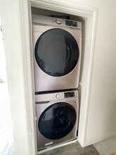 135 Valencia St, Unit A407 in San Francisco, CA - Foto de edificio - Building Photo