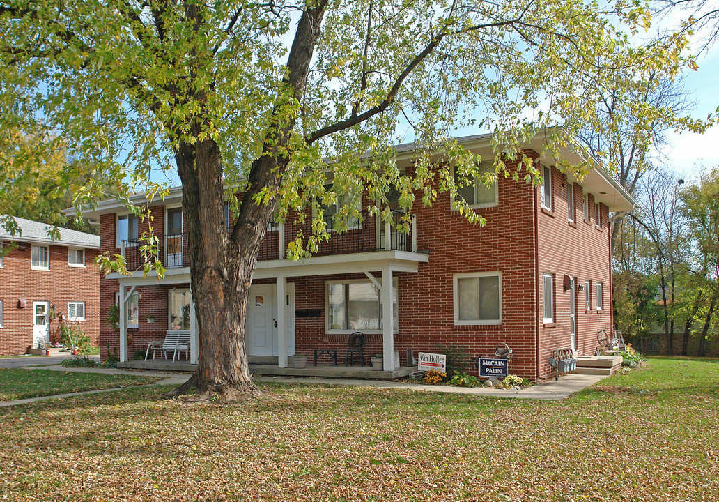 213 Jefferson St in Waterford, WI - Building Photo