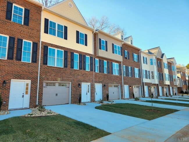 property at 3008 Hill St