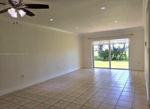 7480 Miami Lakes Dr in Miami Lakes, FL - Building Photo - Building Photo