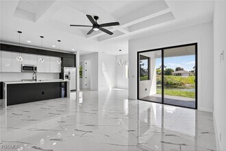3531 NE 17th Ave in Cape Coral, FL - Foto de edificio - Building Photo