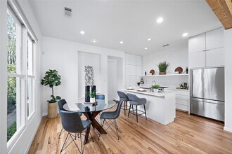 2437 North Blvd in Houston, TX - Building Photo - Building Photo