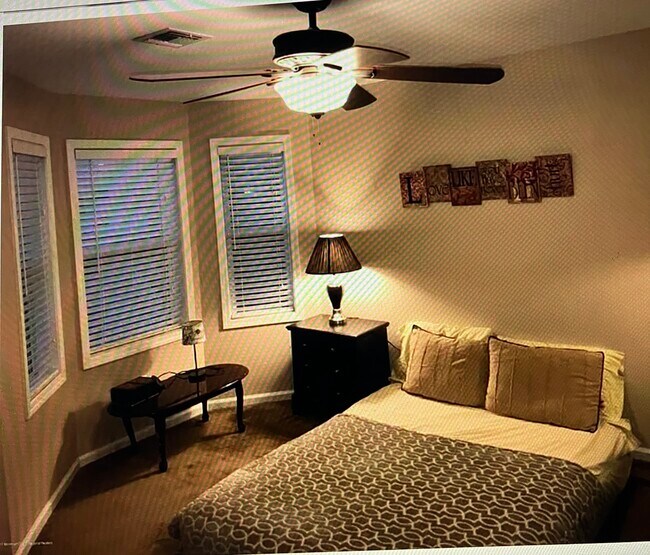 829 3rd St in Union Beach, NJ - Foto de edificio - Building Photo