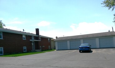 421 Bethel Dr in Joliet, IL - Building Photo - Building Photo