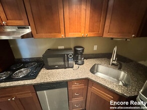 117 Beacon St, Unit 6R in Boston, MA - Building Photo - Building Photo