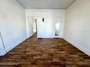 2320 W Oak St in Louisville, KY - Building Photo - Building Photo