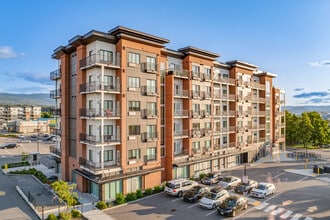 The Woods at Willow Park in Kelowna, BC - Building Photo - Building Photo
