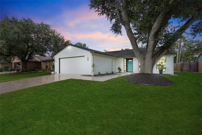 6814 Loch Langham Dr