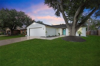 6814 Loch Langham Dr in Houston, TX - Building Photo - Building Photo