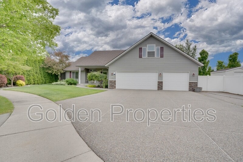 3045 W Thorndale Loop in Coeur d'Alene, ID - Building Photo