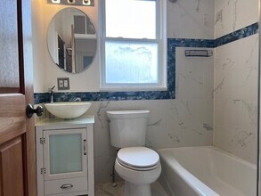 112 Franklin St, Unit 2 in Brookline, MA - Building Photo - Building Photo