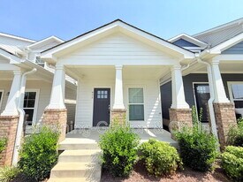 971 Ashland Pl Dr in Nashville, TN - Building Photo