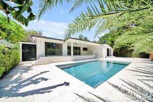 899 NE 71st St in Miami, FL - Building Photo
