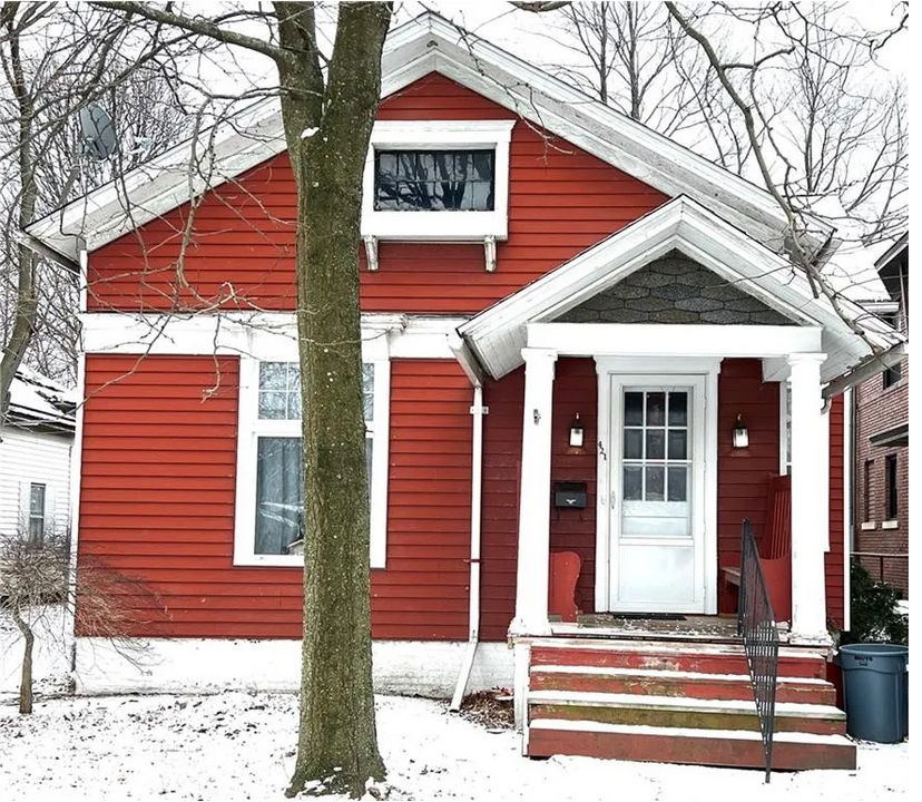 421 W 10th St, Unit 2 in Erie, PA - Building Photo