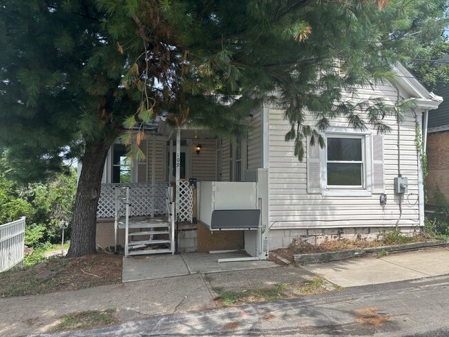 property at 109 E Pitt St