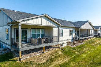 Platinum Pointe in West Des Moines, IA - Building Photo - Building Photo