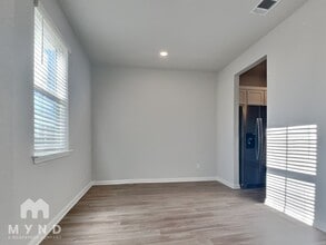 2324 Jack Nora Wy in Round Rock, TX - Foto de edificio - Building Photo