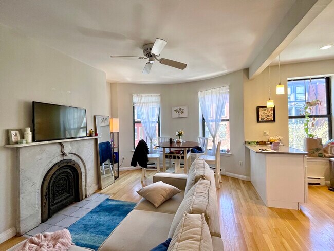 33 Hanson St, Unit 4