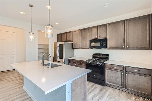 9735 Uravan St in Commerce City, CO - Building Photo - Building Photo