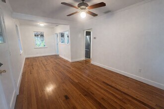 927 NE 7th Ave in Gainesville, FL - Building Photo - Building Photo