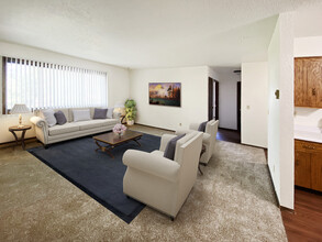 Westrac Apartments in Fargo, ND - Building Photo - Building Photo