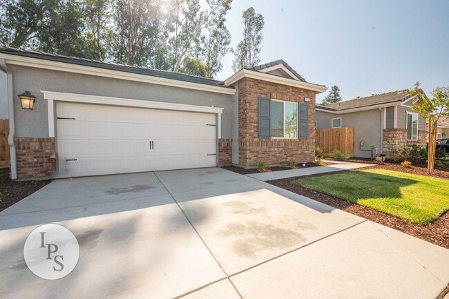 1457 Las Rosas Ave in Clovis, CA - Building Photo - Building Photo