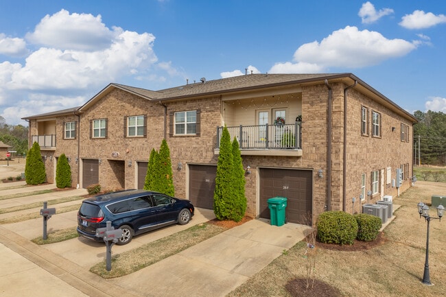 Stonewater Place Apartments in Jackson, TN - Building Photo - Building Photo