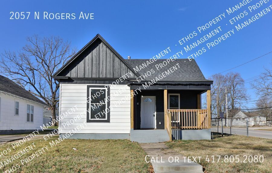 2057 N Rogers Ave in Springfield, MO - Building Photo