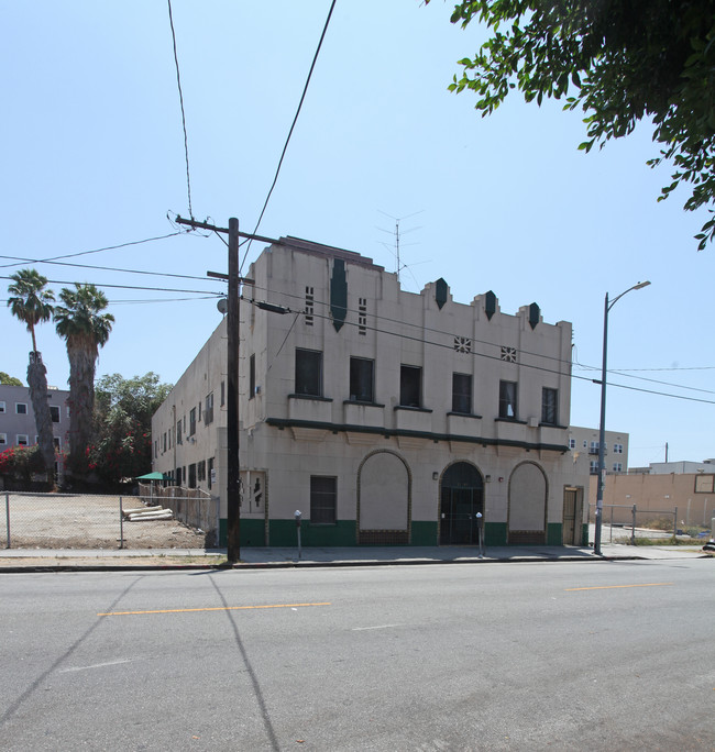 2848 James M Wood Blvd in Los Angeles, CA - Foto de edificio - Building Photo