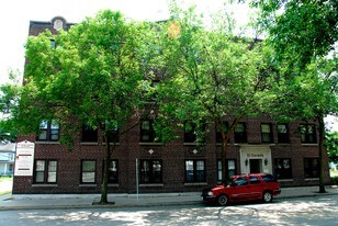 Forest Plaza Apartments in Fond du Lac, WI - Building Photo