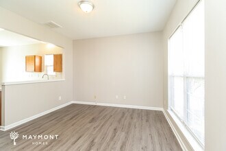 1227 Joannas Ct, Unit Apt D in Charlotte, NC - Foto de edificio - Building Photo