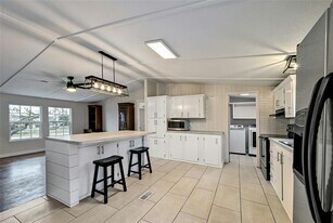 22515 Felicia Dr in Spicewood, TX - Building Photo