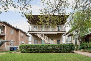 202 S Willomet Ave in Dallas, TX - Building Photo