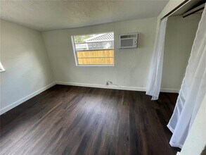 1708 Ballard Park Dr in Bradenton, FL - Building Photo - Building Photo