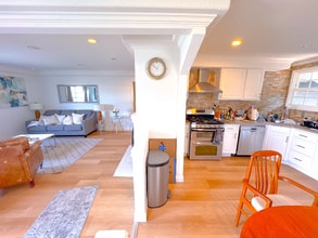 1532 Cypress Ave in San Mateo, CA - Building Photo - Building Photo