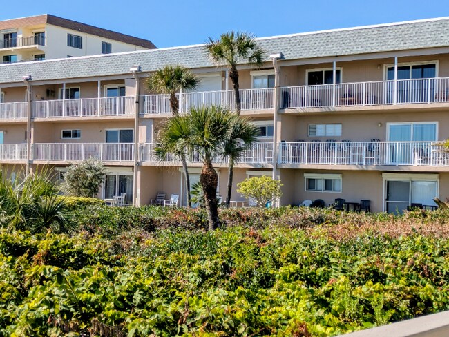 3150 N Atlantic Ave in Cocoa Beach, FL - Building Photo - Building Photo