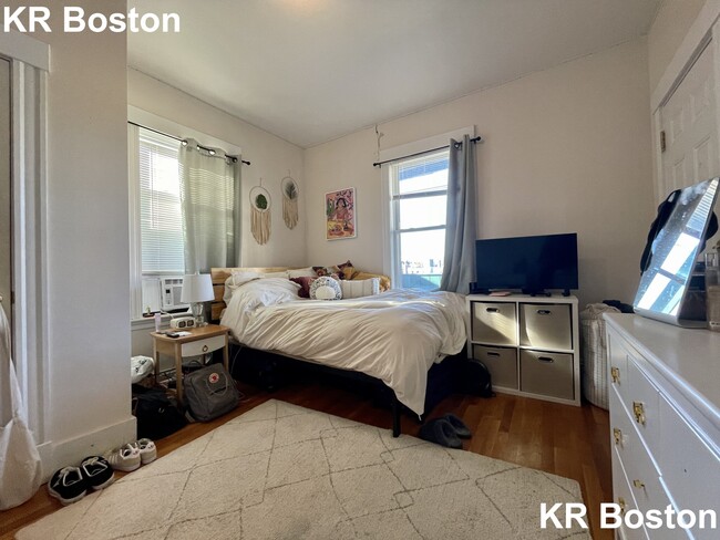 18 Saint Lukes Rd in Boston, MA - Building Photo - Building Photo